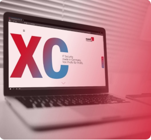 essendi_xc300x279 Logo essendi xc auf Monitor